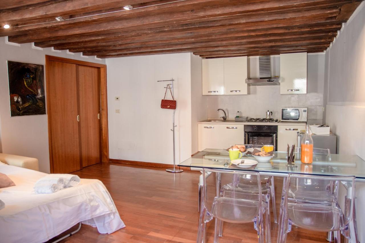 Appartamenti Superior In Via Garibaldi By Bricola Apartments Venedig Exteriör bild