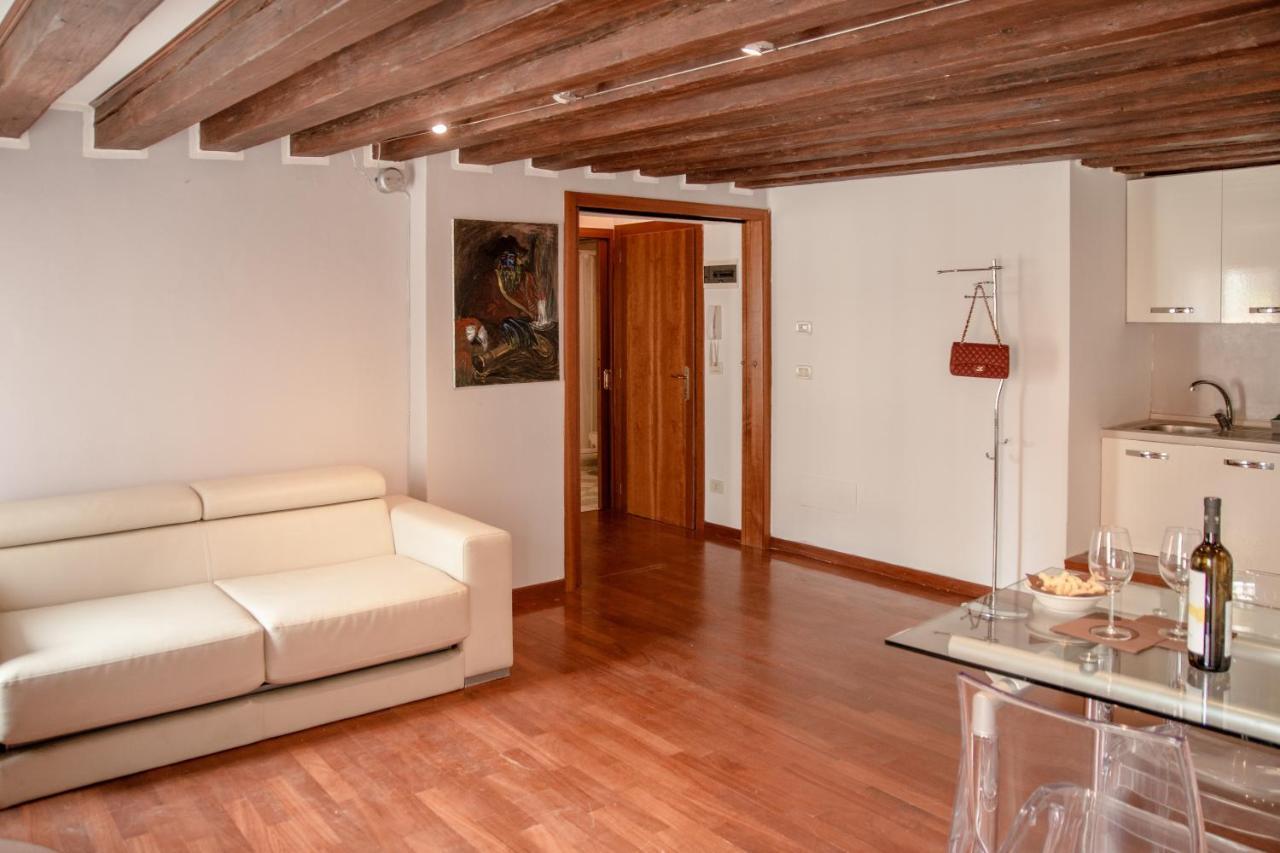 Appartamenti Superior In Via Garibaldi By Bricola Apartments Venedig Exteriör bild