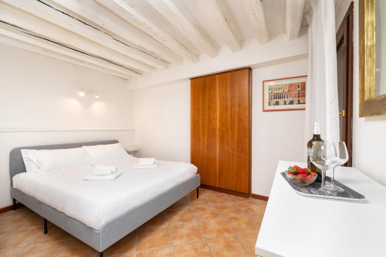 Appartamenti Superior In Via Garibaldi By Bricola Apartments Venedig Exteriör bild
